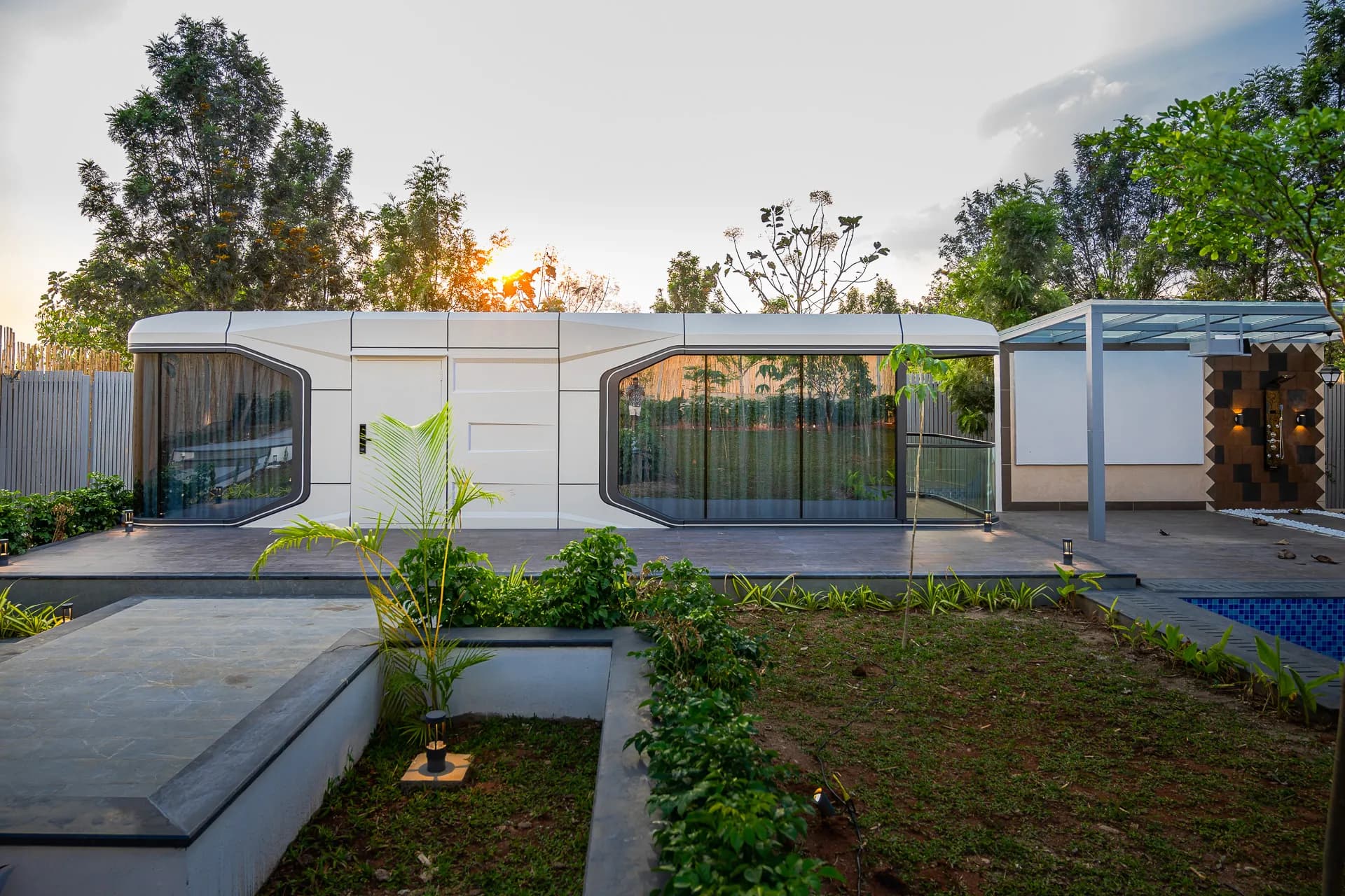 priavte pool villa in bangalore